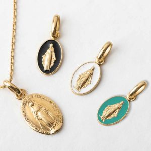 La médaille miraculeuse, le pendentif qui traverse une vie entière
